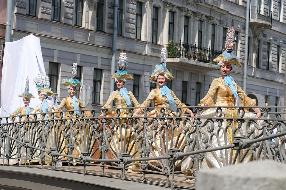 Церемония открытия прошла в жаркий солнечный день. Фото: Артем КИЛЬКИН