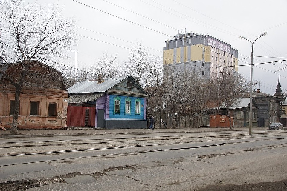 Кислотных цветов быть в городе не должно Фото: Светлана МАКОВЕЕВА