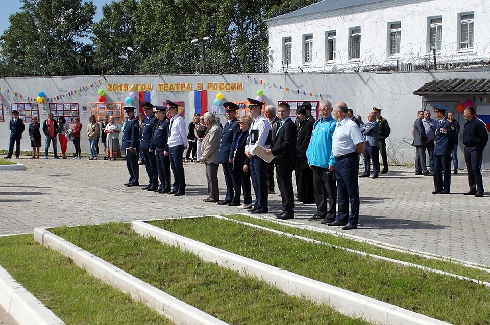 Открытие Дня смотра полезных дел прошло на плацу учреждения Фото: Евгения ГРЕБЕЛКИНА