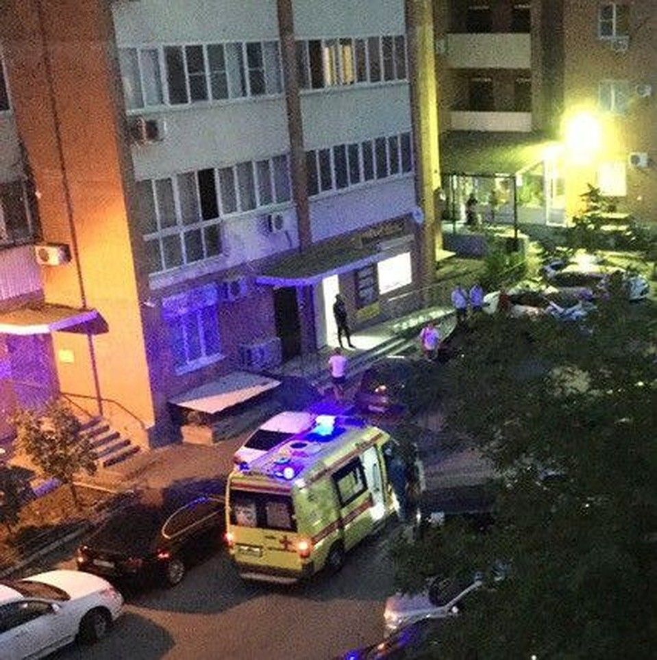 Двор, в котором произошла перестрелка. Фото из группы ВК "Ростов Главный".