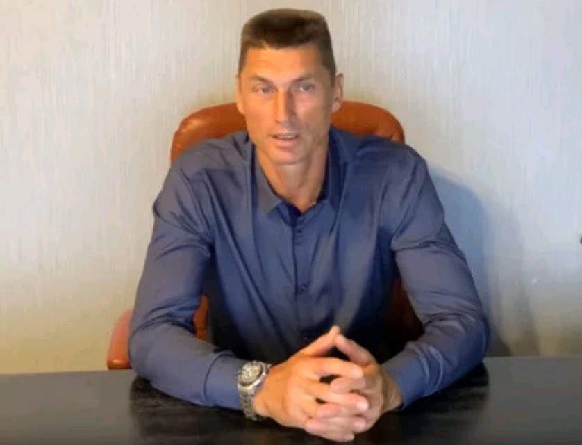 Муж сводной сестры полковника Захарченко Владимир Разгонов.