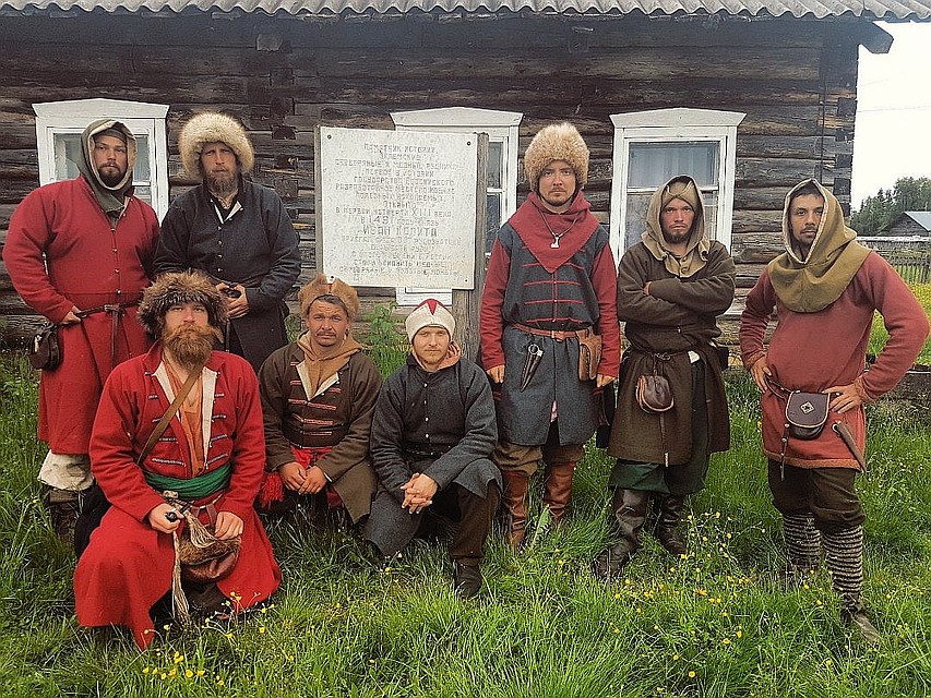 Памятный знак в деревне Нонбург Фото Рафаэля Галимуллина