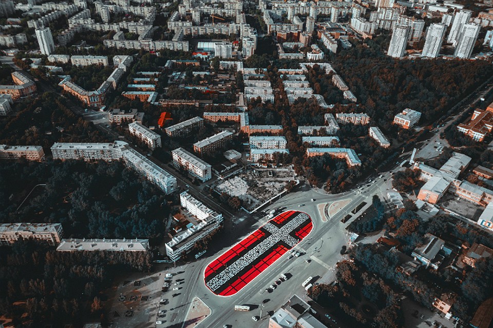 Эта роспись на Уралмаше заняла территорию в 6686 квадратных метров Фото: пресс-служба "Стенограффии"
