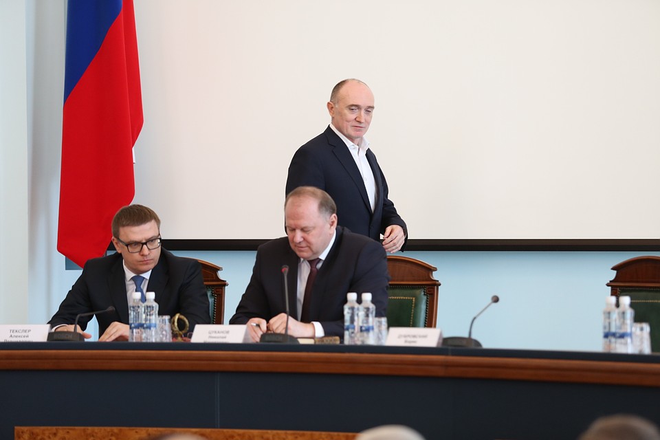 На представление Алексея Текслера правительству Борис Дубровский пришел без галстука. Фото: Валерий ЗВОНАРЕВ
