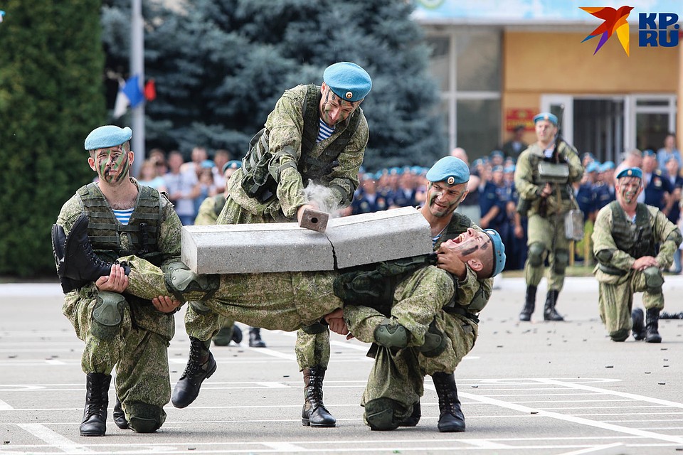 Вот это мужики! Фото: Дмитрий АХМАДУЛЛИН