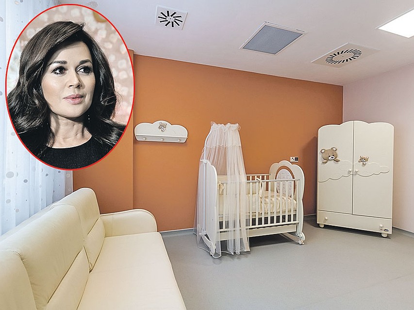 Анастасия Заворотнюк выбрала для себя похожую палату. Фото: mamadeti.ru, Борис КУДРЯВОВ/Экспресс газета