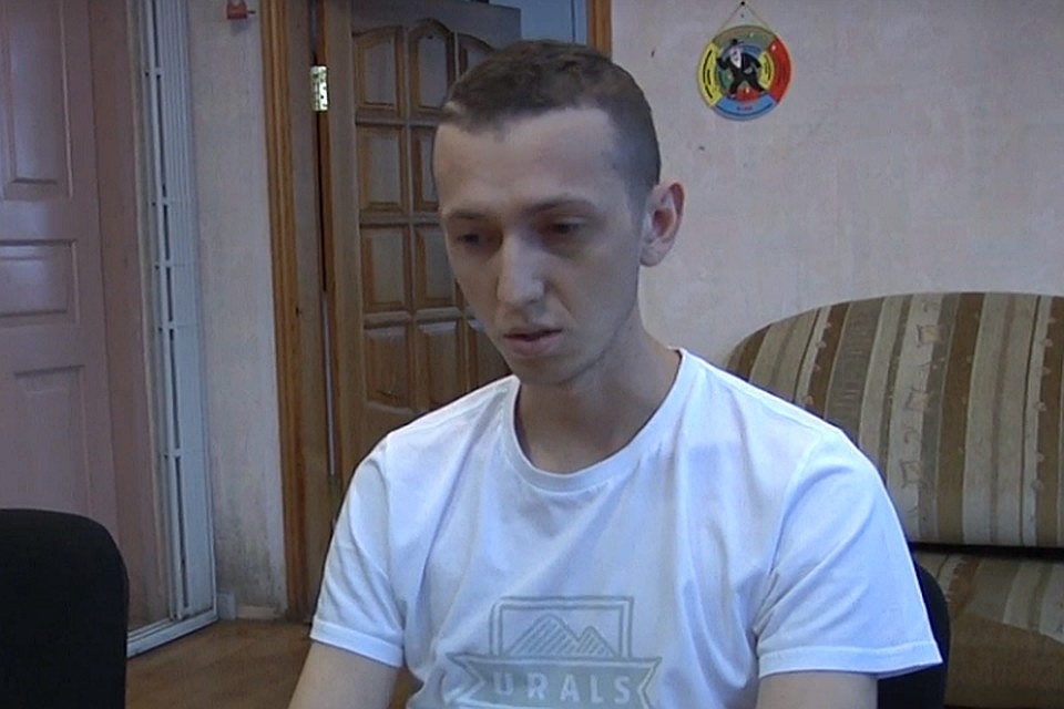 После допроса у следователя 13 августа Васильев попросил прощения у родственников погибших. Фото: скрин с видео