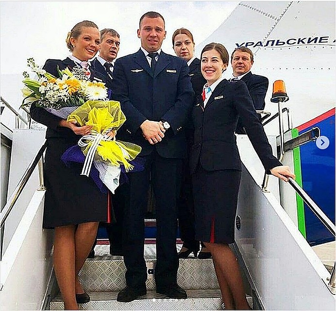 Дмитрий Ивлицкий пошел работать бортпроводником вслед за другом детства. Фото: vk.com