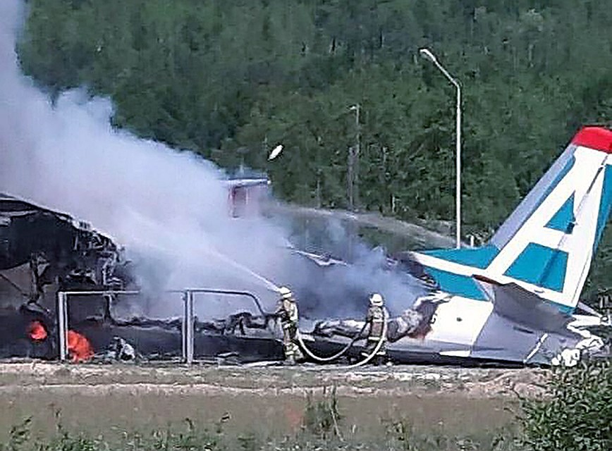 Самолет в авиакатастрофе сгорел полностью