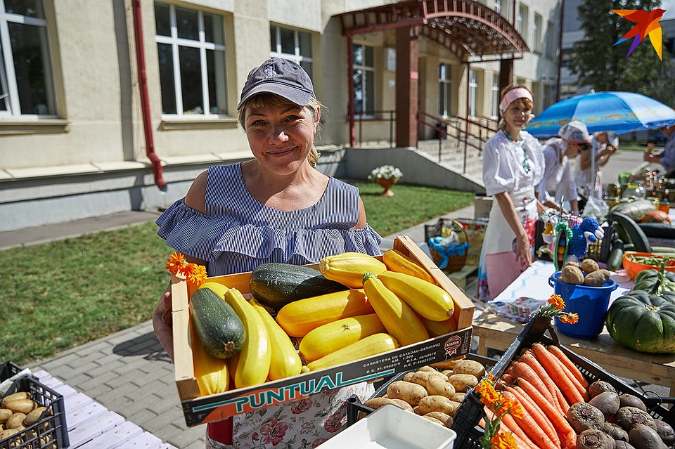 Нина выращивала продукты для семьи, а потом решила, что можно и других порадовать экопродуктом. Фото: Павел МАРТИНЧИК
