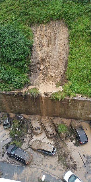 В салоне одной из иномарок находился водитель. Он госпитализирован. Фото: Социальные сети