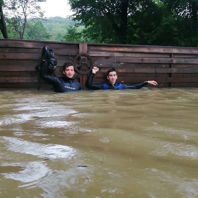 Вода прибывала стремительно, люди не успевали спасти ценные вещи. Фото: предоставлено героем публикации.