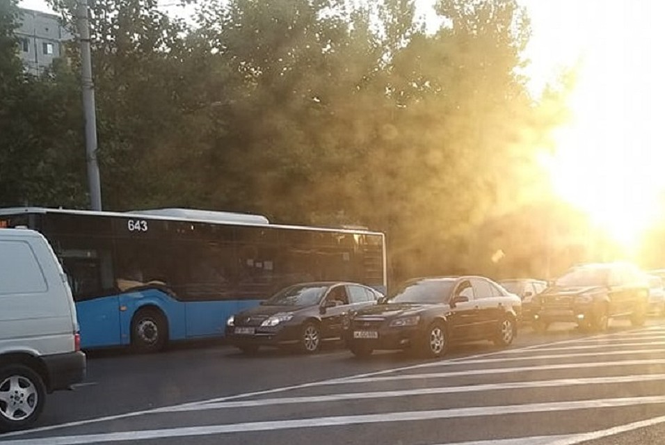 На Чеканах образовались огромные пробки