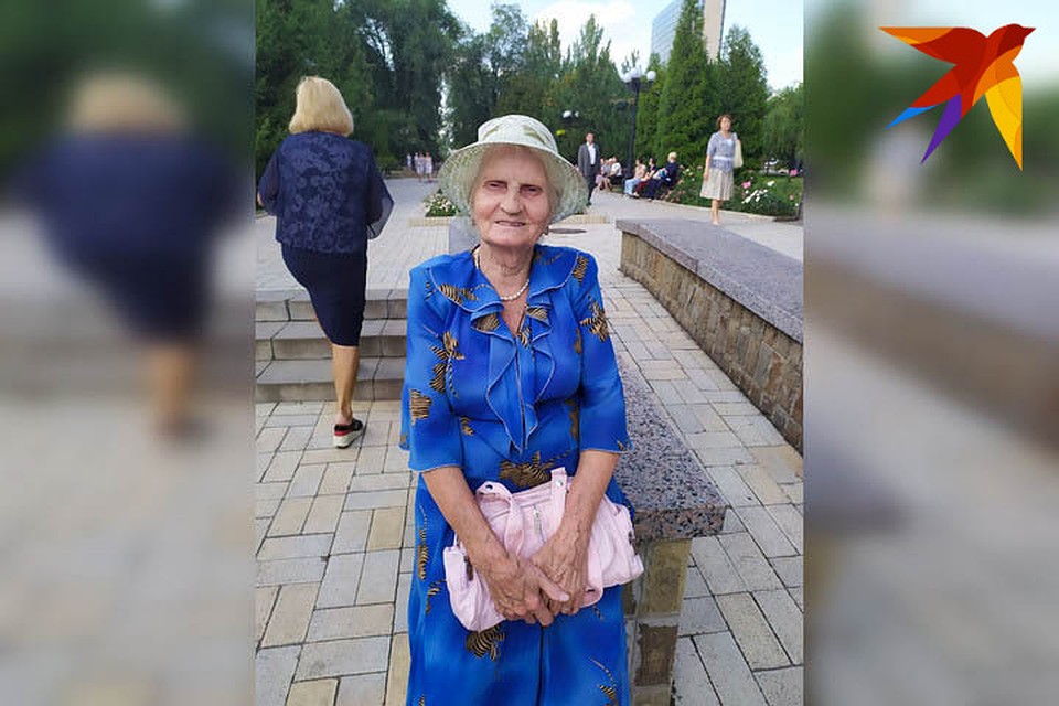 Дончанка отдала практически последние деньги на гвоздички Фото: Ольга ГАЛЬСКАЯ