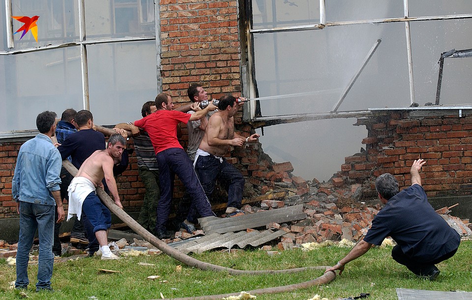 Беслан. Сентябрь 2004 год Фото: Владимир ВЕЛЕНГУРИН