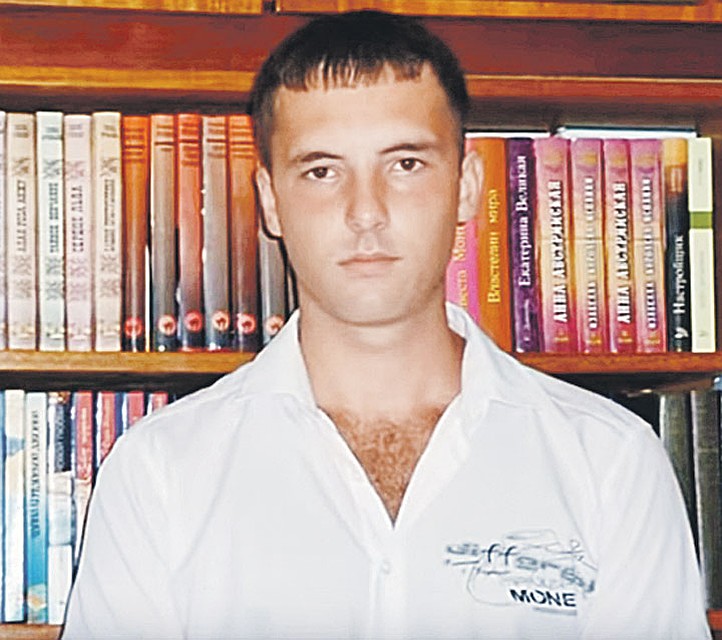 Претендент на роль отца номер два - сын директора школы Игорь Колесников. Фото: Канал «Россия 1»