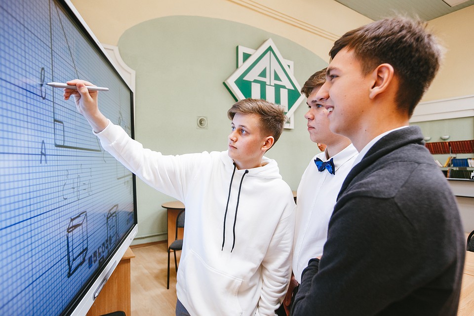 Цифровая панель обладает множеством возможностей. Фото: пресс-служба Tele2.