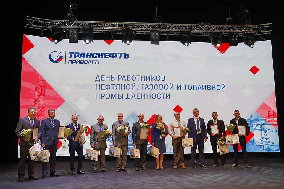 Наград и награжденных в этот день было немало. Фото: Светлана МАКОВЕЕВА
