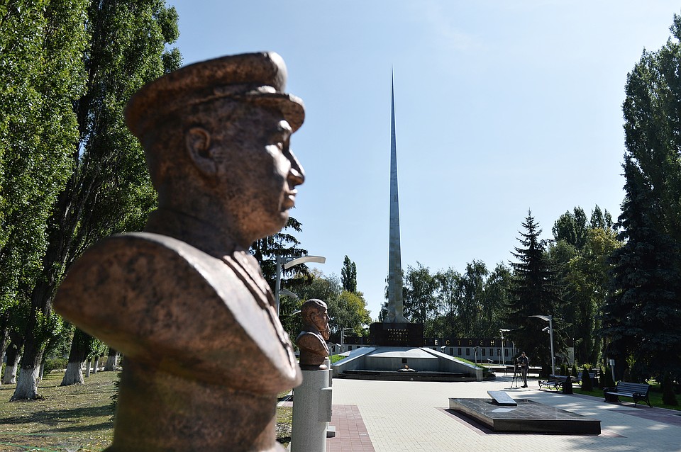 Аннинский район за свой счет отреставрировал мемориальный комплекс.