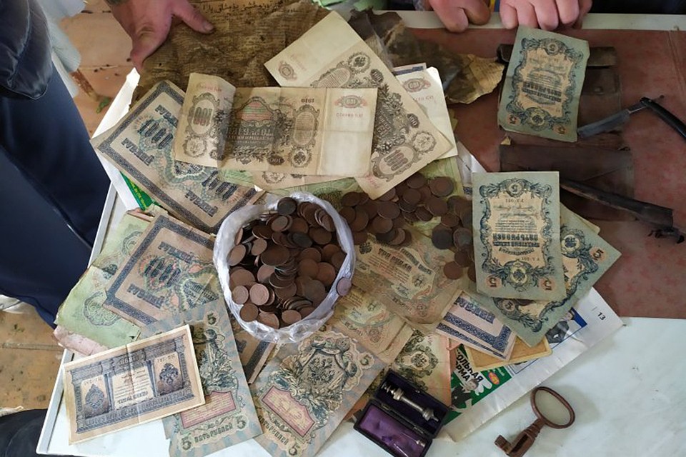 Банкноты на суммы 22 000 царских рублей. Фото: Марина Клайн/газета «Регион»