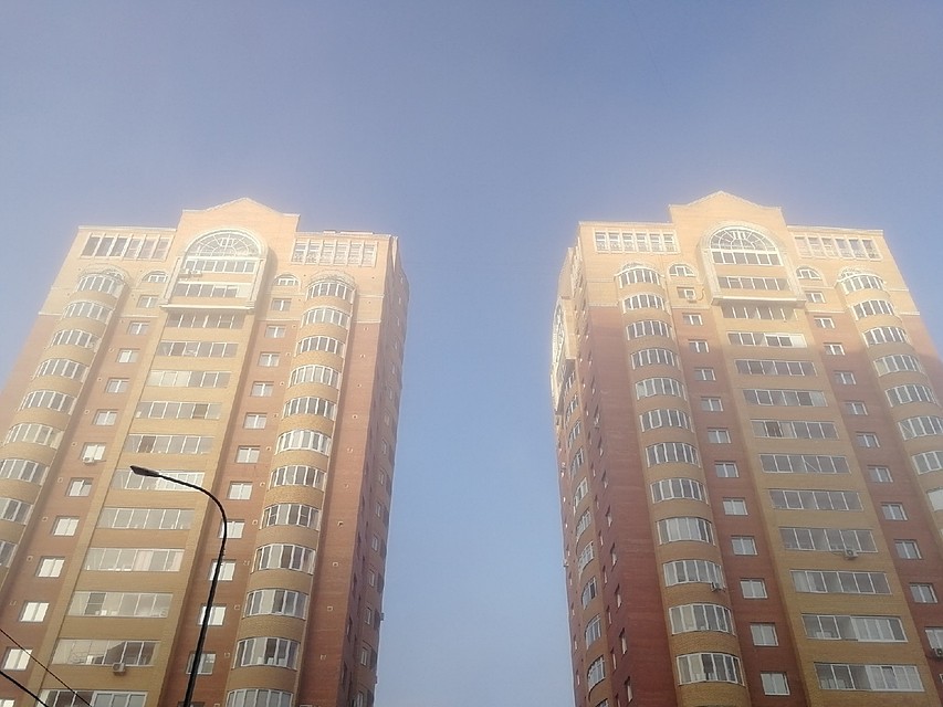В молочной дымке дома тонули. Фото: Мария ЛЕНЦ