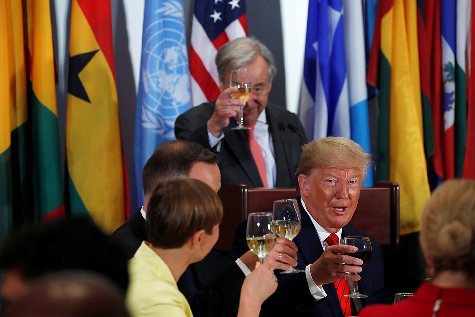 Трамп приветствует делегатов ассамблеи ООН на торжественном открытии. Фото: REUTERS