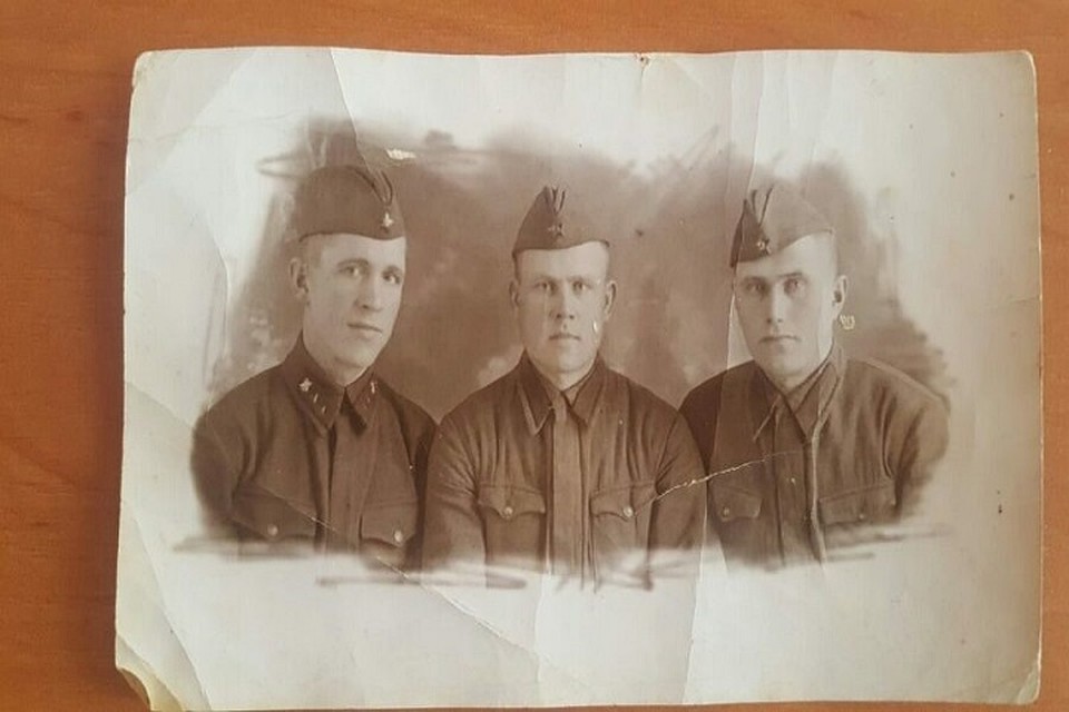 Михаил Кузин (слева) в 1941 году (Фото: stolica-s.su).