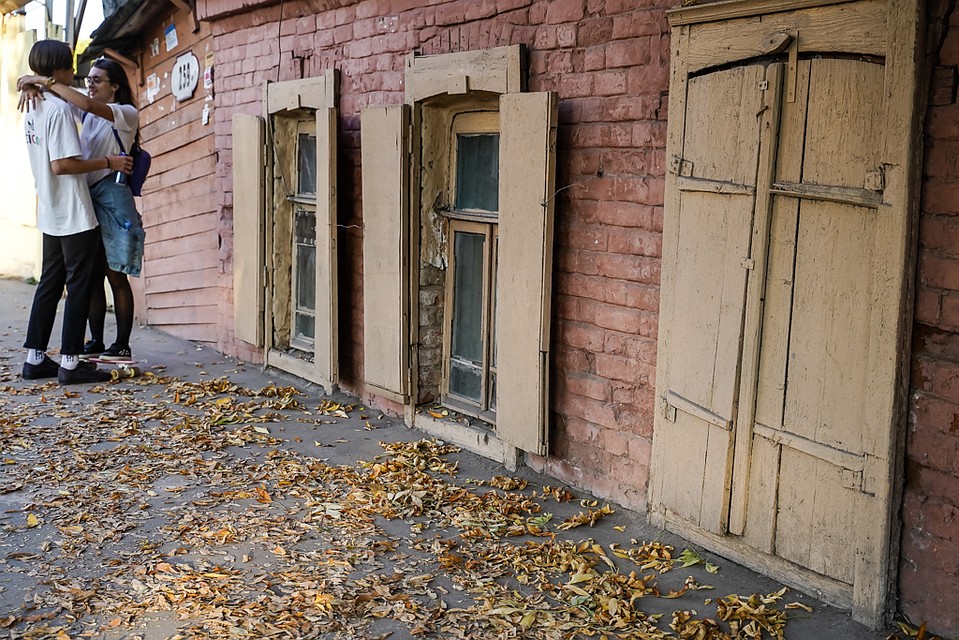 Без ветхих домиков никуда Фото: Светлана МАКОВЕЕВА