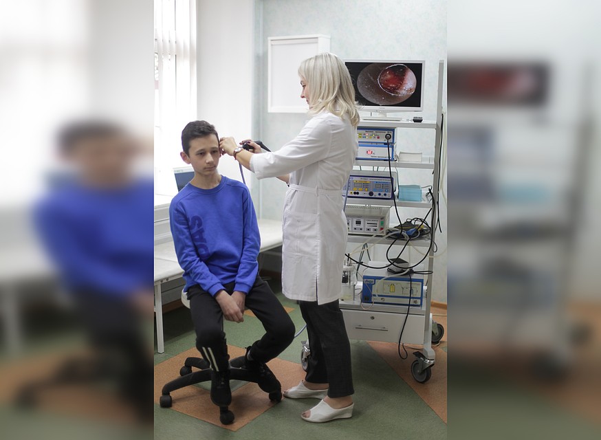 Высококвалифицированные врачи с помощью современных методик определяют степень потери слуха. Фото Центра