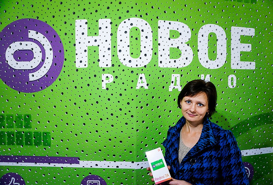 Участник, который первым дозванивается по верному номеру, получает смартфон