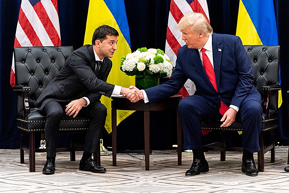 Зеленского упрекают за июльский телефонный разговор с Трампом. Фото: GLOBAL LOOK PRESS