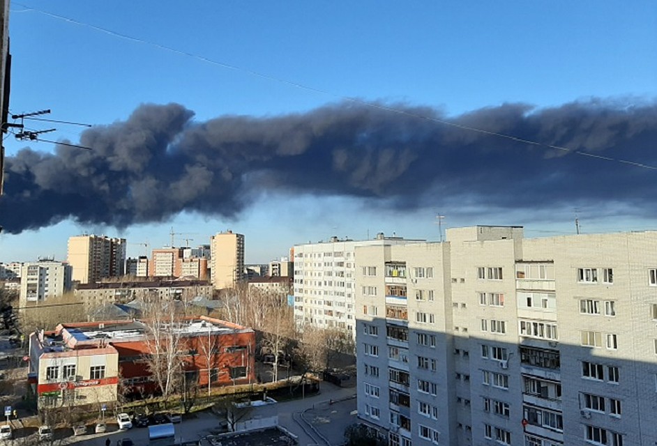 В районе Обороны был сильный запах гари Фото: Анна Горлач