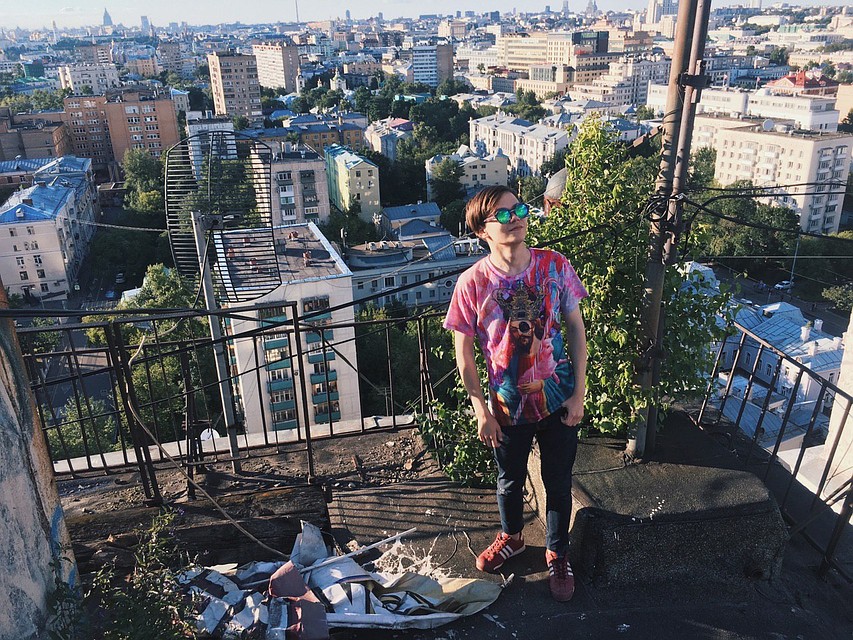 Михаилу было 17, когда его взяли на работу в московскую фирму, о своему возрасте подросток тогда предпочел умолчать