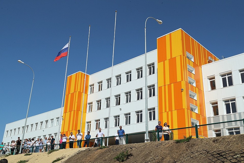Новая школа на тысячу мест впервые за четверть века распахнула свои двери в 2018 году в Волгограде. Фото: Администрация Волгоградской области.