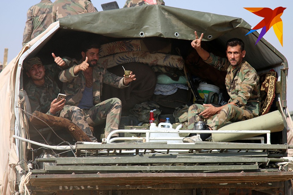 Сирийские военные занимают позиции по линии соприкосновения в провинциях Алеппо и Ракка Фото: Александр КОЦ
