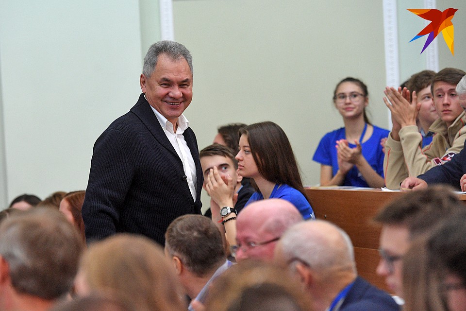 Сергея Шойгу зал встретил аплодисментами. Фото: Михаил ФРОЛОВ