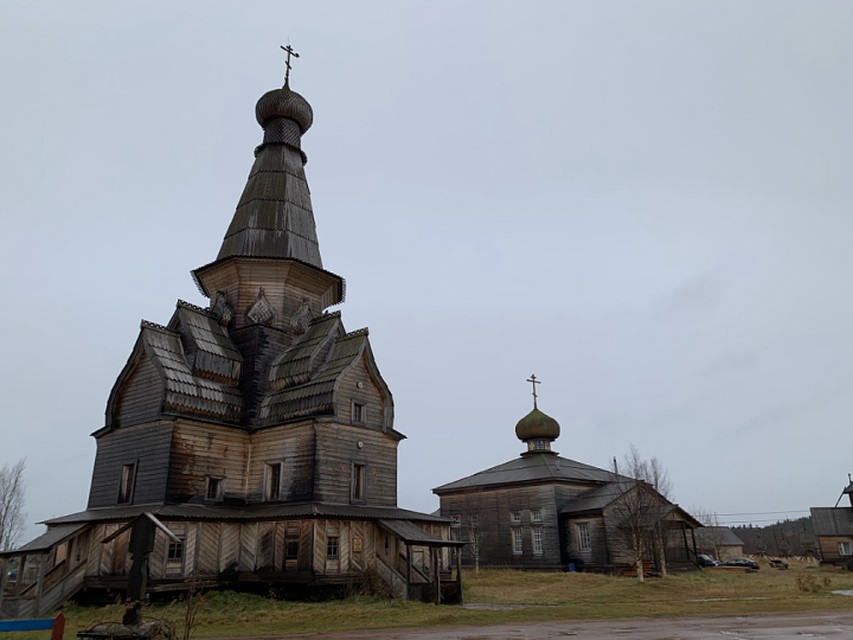 Успенская церковь — главная достопримечательность старинной Варзуги. Фото: Дмитрий Шилов.