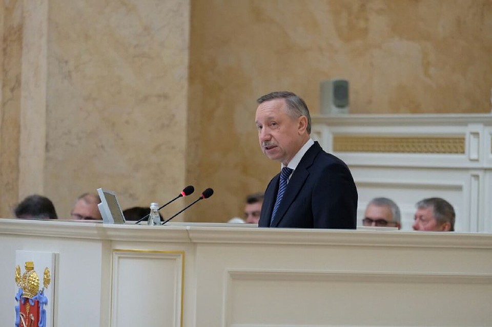По словам губернатора Санкт-Петербурга Александра Беглова, 70 % бюджетных расходов в 2020 году составят государственные программы и "социальные обязательства" города. Фото: Артем КИЛЬКИН