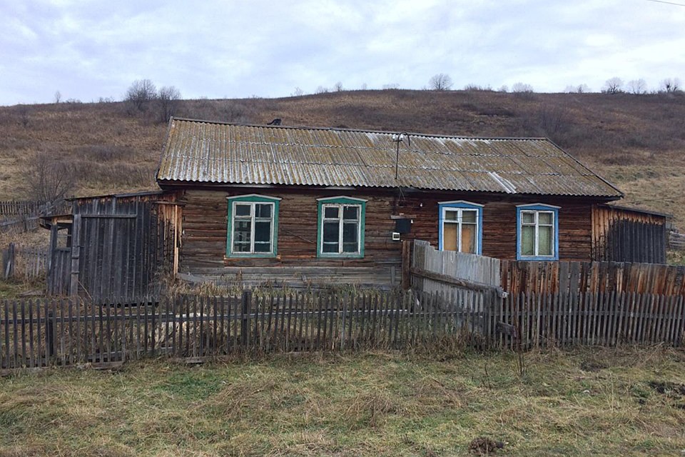 Дом для учителя в Большой Тихой (левая половина). Фото: Иван Фомин