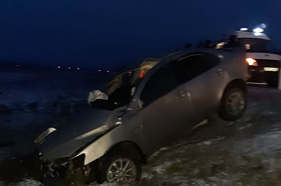 Водитель и пассажир Митсубиси пострадали больше всего. Фото: ГУ МВД России по Иркутской области.