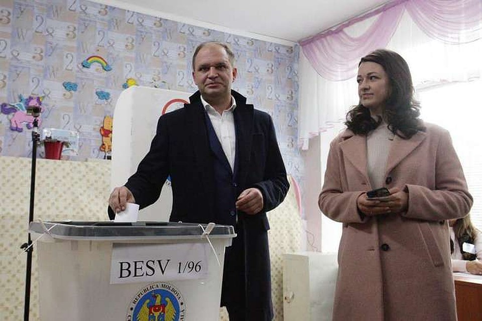 Во всем поддерживает мужа. Фото: Соцсети