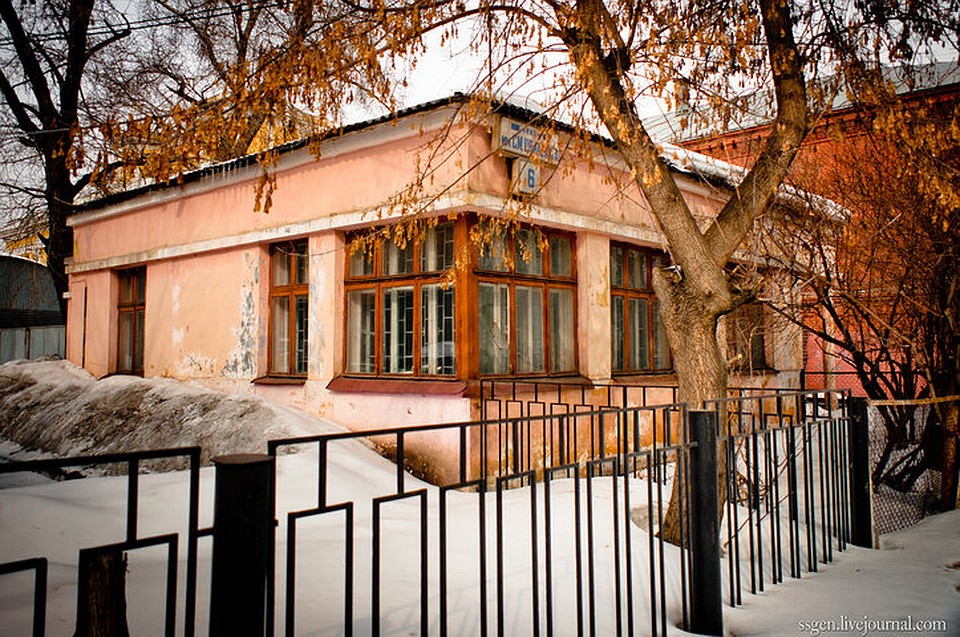 В таком виде здание было в 2013 году. Фото: Юрий Латышев