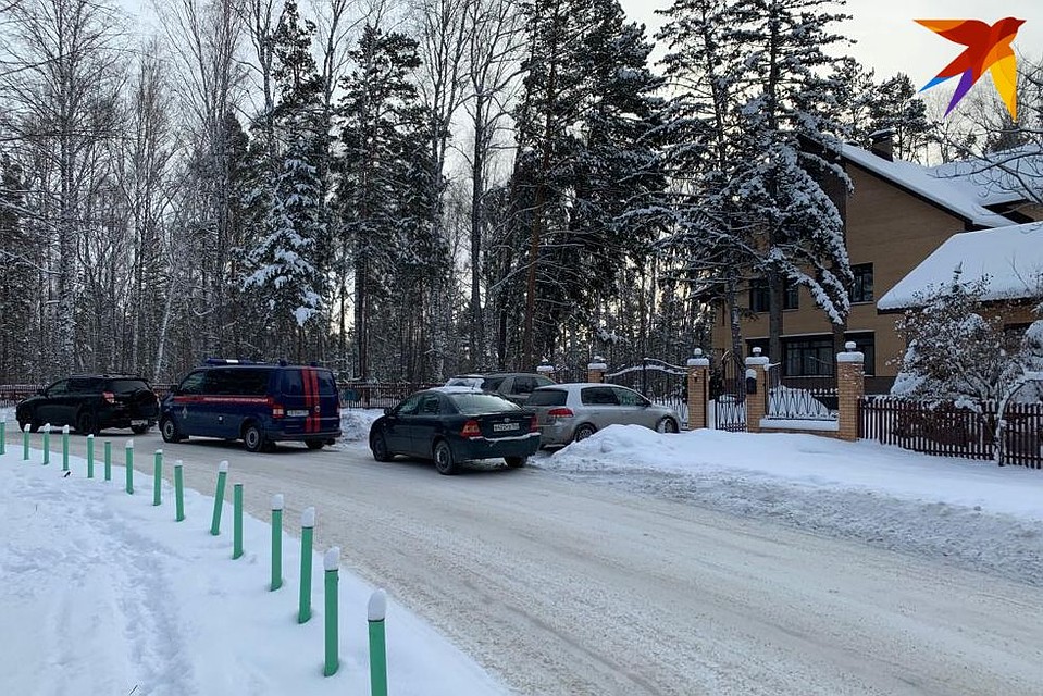 В СКР подозревают, что коттедж был приватизирован незаконно.