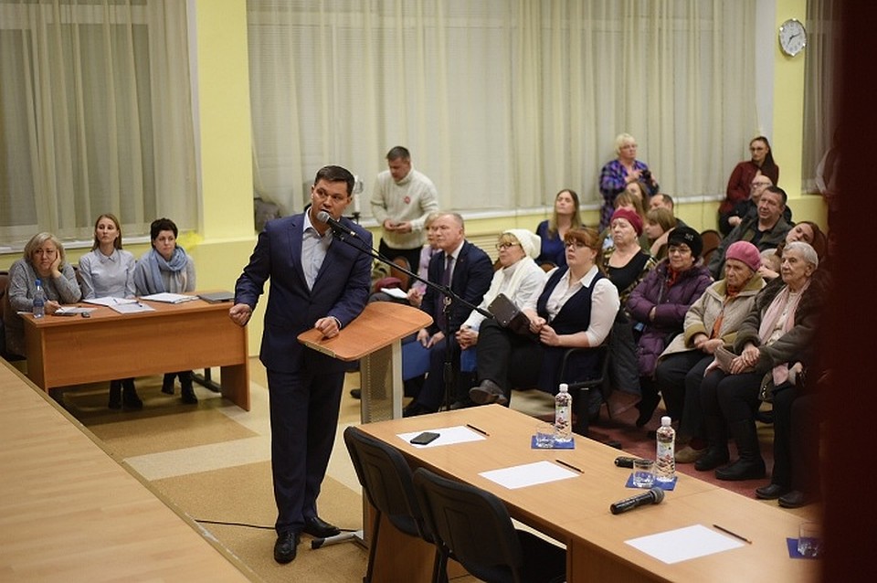 Сергей Воропанов ответил на вопросы присутствующих. Фото: администрация города Вологды