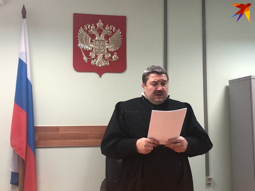 Судья Ленинского районного суда зачитывает решение Фото: Олег ГАЛИМОВ