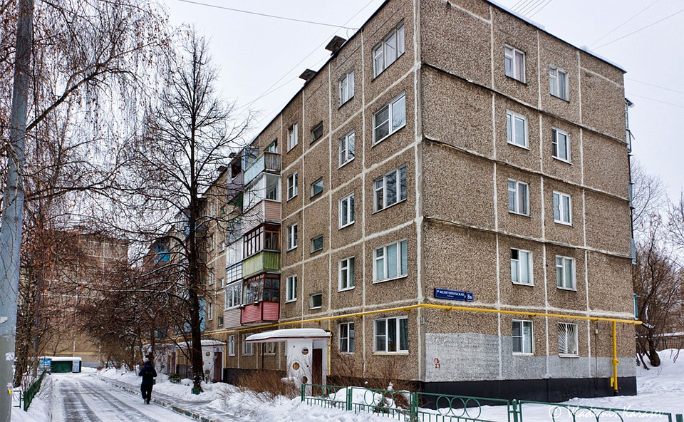 Типичная хрущевка. Говорят, такие дома простоят и по 120 лет! Фото: wikipedia.org