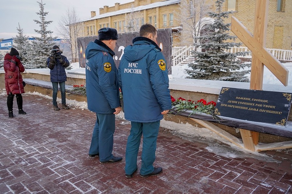 У поклонного креста. Фото: Ульяна ШЕВЧЕНКО