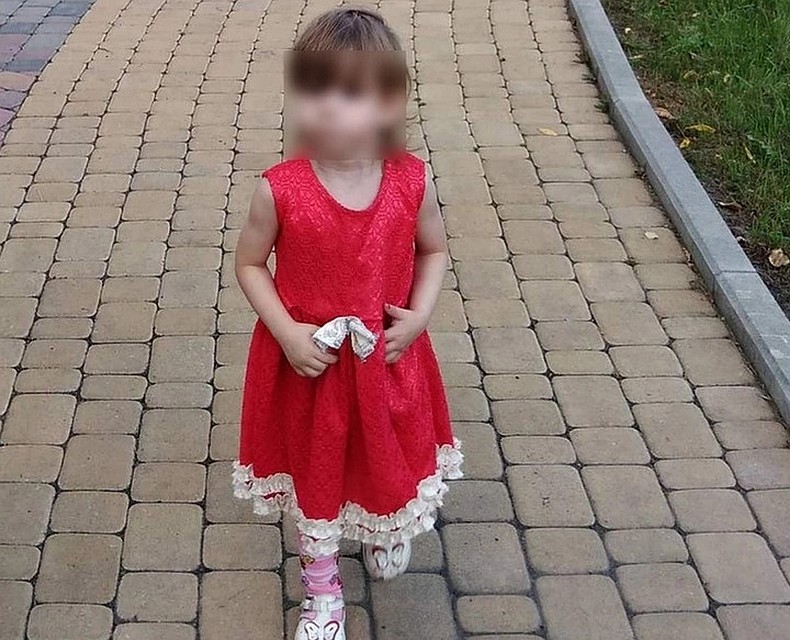 Сечас девочка находится дома. Пока она не может ходить. ФОТО: из архива героини публикации.