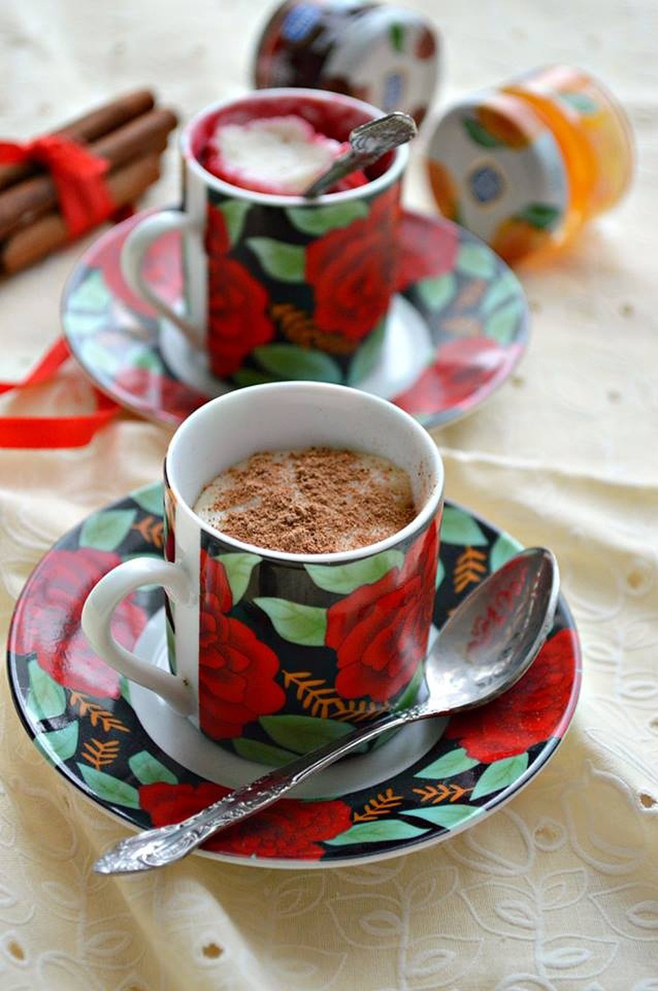 Овсяный кисель фуд-блогер порекомендовала сдобрить мёдом и корицей.