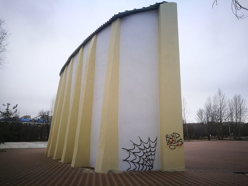 Написи и рисунки закрасят. Фото: Инна ШЕРЕМЕТЬЕВА